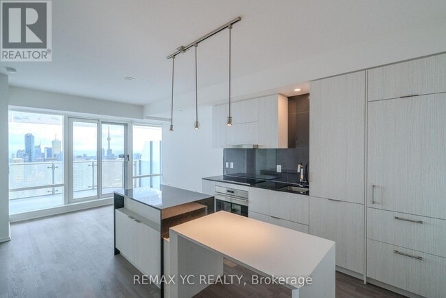 Building Photo - 1 Bloor St E