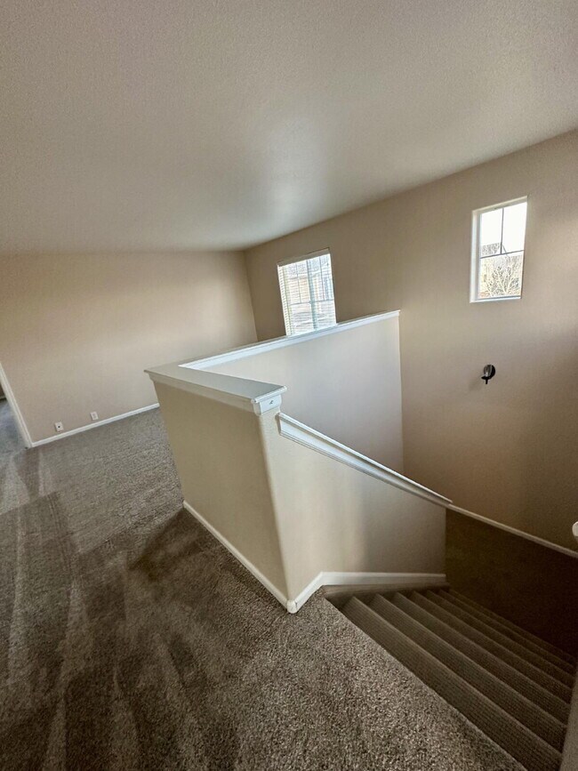Photo - Stylish 2 bedroom Townhome end unit w/Loft 80923