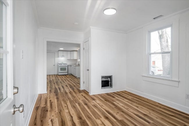 Foto del edificio - 1609 Buren St