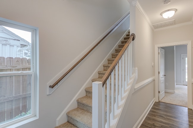 Building Photo - 806 Rosefield Dr