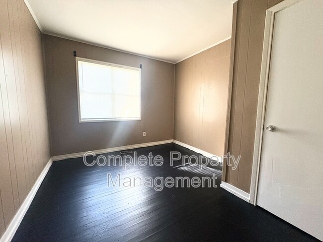 Foto del edificio - 1252 18th Pl SW