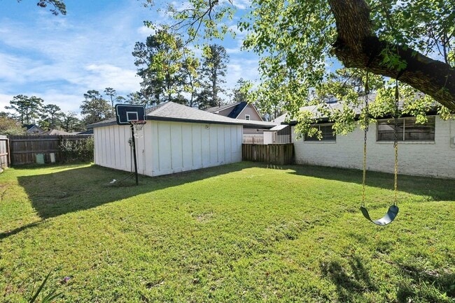 Building Photo - 1971 Round Spring Dr