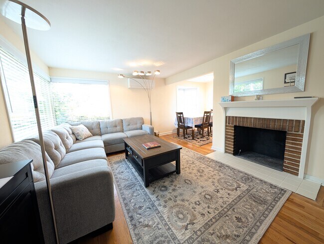 Foto del edificio - 15531 8th Ave NE