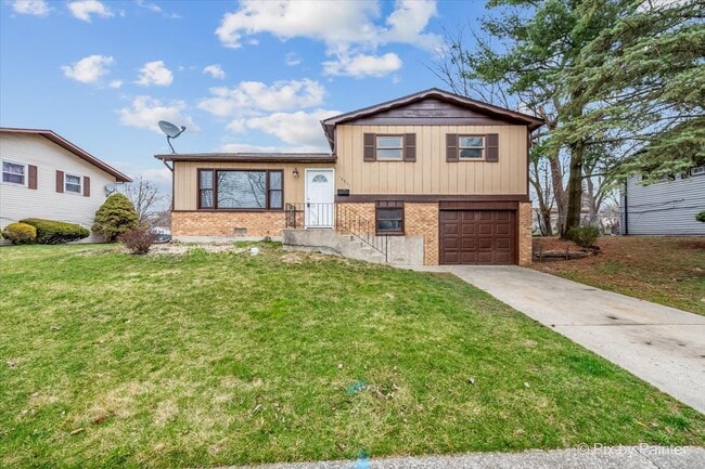 Building Photo - 18951 Chestnut Ave