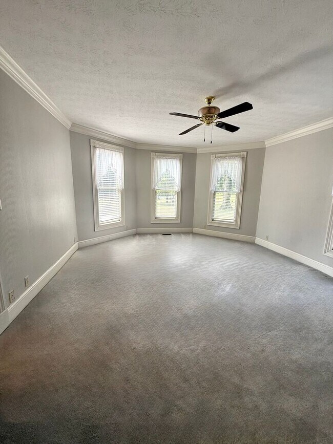 Foto del edificio - Historic Southern Estate on 127 Acres with...