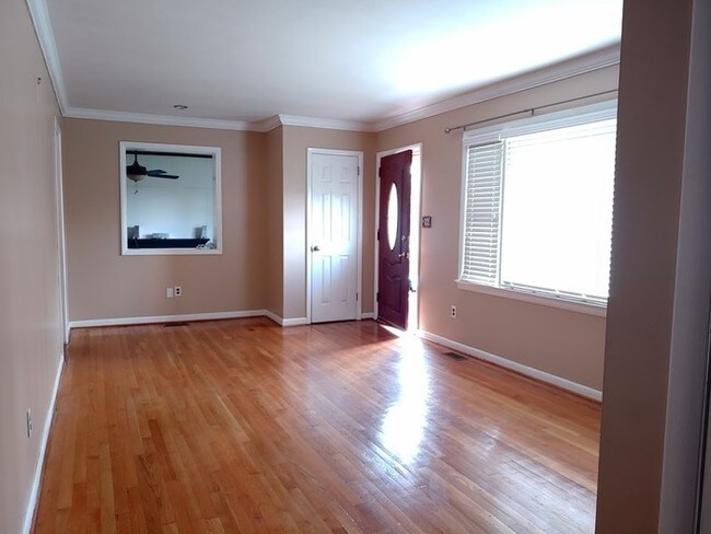 Building Photo - A Gorgeous Brick Rancher waiting for you