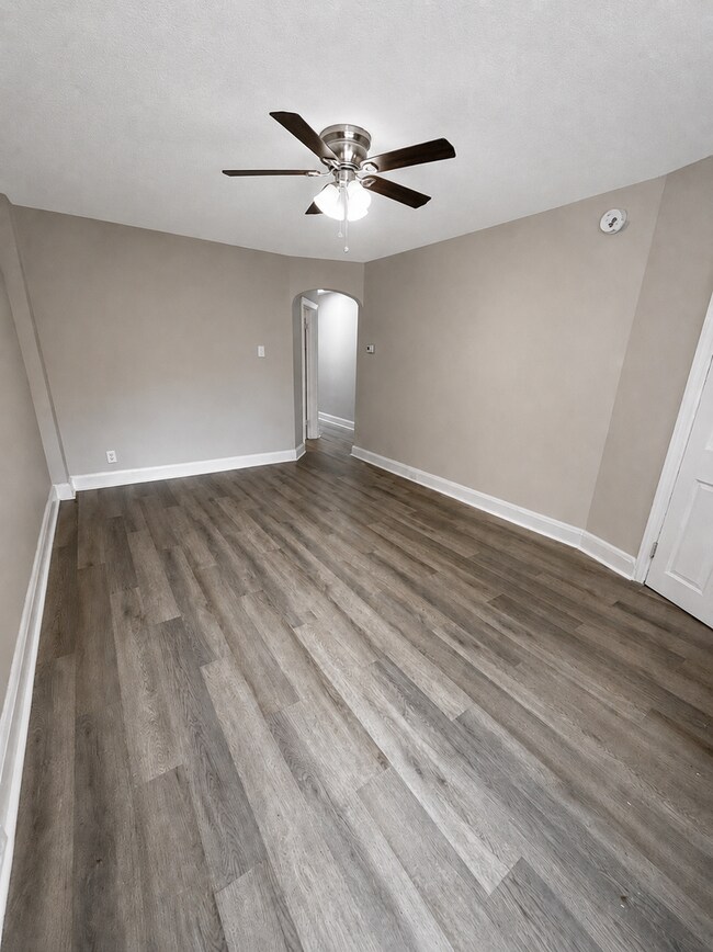 Foto del edificio - 104 Willow Spring Rd