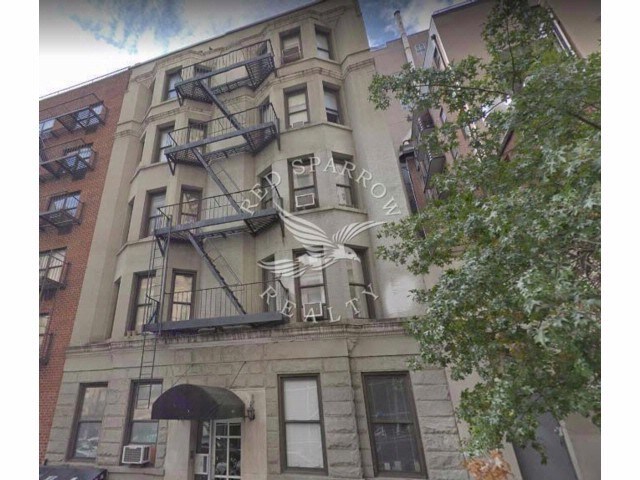 Primary Photo - 102 E 31st St