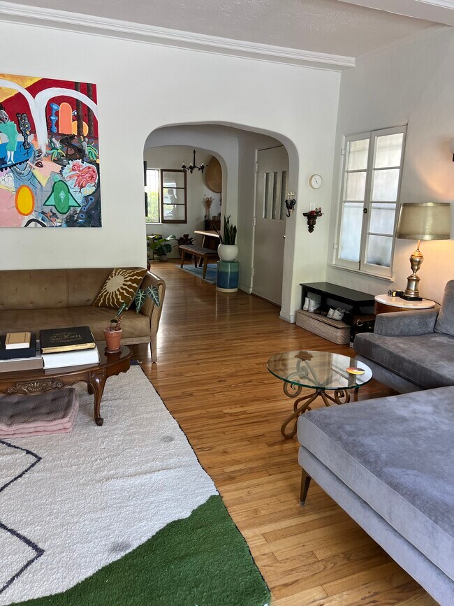 Foto del edificio - 8400 Blackburn Ave