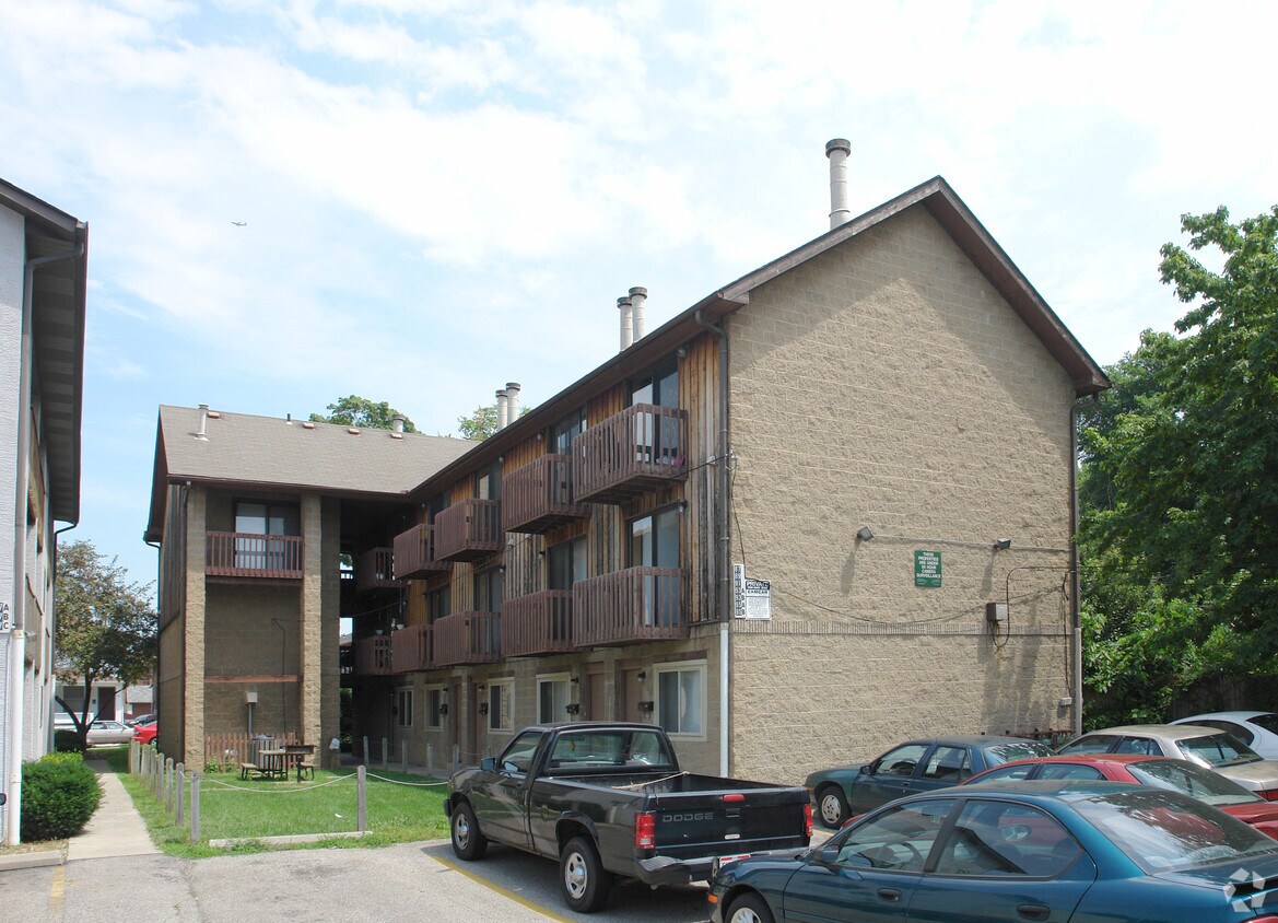 Building Photo - 87-95 W 8th Ave