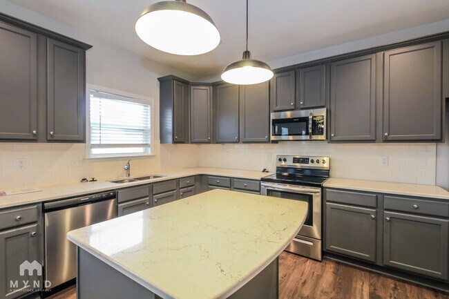 Foto del edificio - 7881 Waterwillow Dr