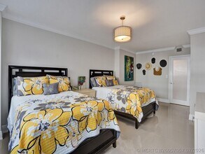 Building Photo - 3430 Galt Ocean Dr