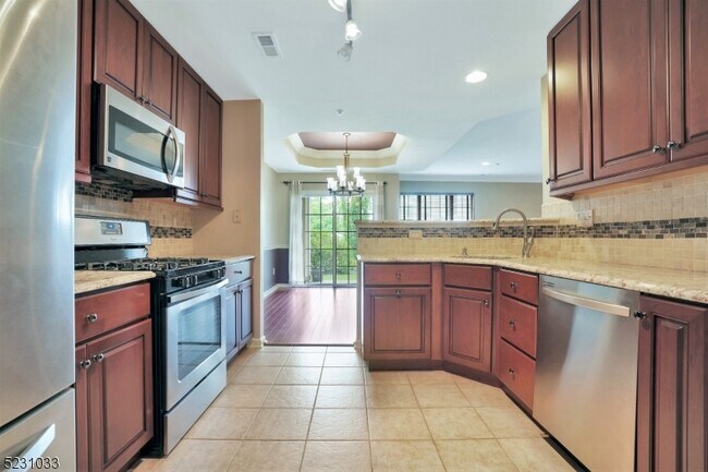 Foto del edificio - 13 Taft Ln