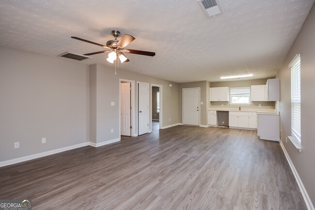 Building Photo - 626 Dove Cove