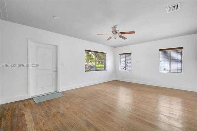 Foto del edificio - 438 Mendoza Ave