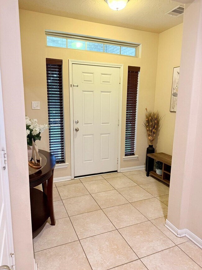 Building Photo - 20703 Winghaven Dr