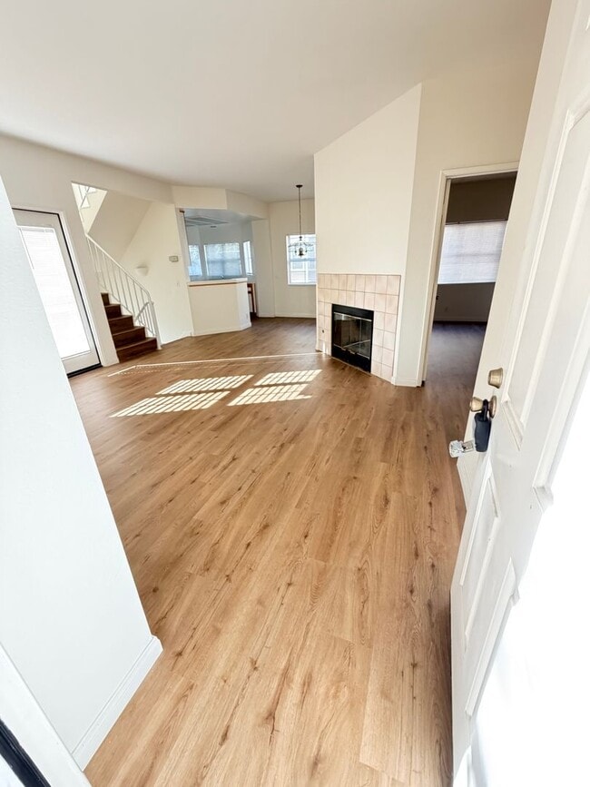 Foto del edificio - 3 Bed / 3 Bath Townhome in Scripps Ranch