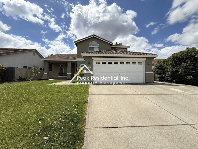 Building Photo - Spacious 4bd/3ba Roseville Home With 2 Car...