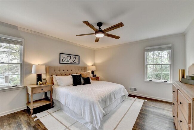 Foto del edificio - 1450 Cedarhurst Dr