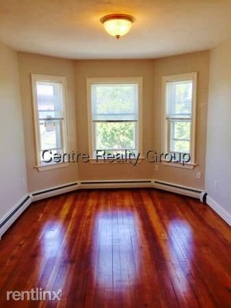 Building Photo - 2 br, 1 bath Triplex - 810 Saratoga St Apt 1