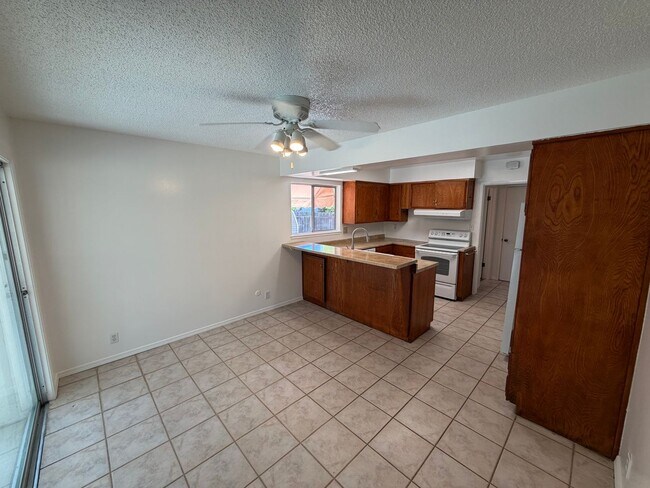 Foto del edificio - 3 Bedroom | 1.5 Bathroom | Single Family Home in Carmichael