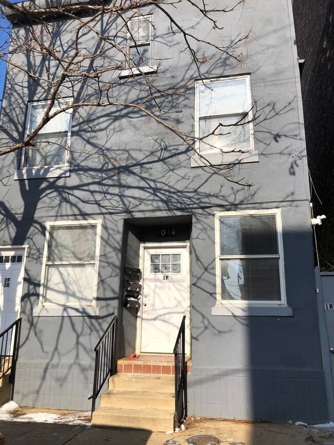 Building Photo - 1014 W 19th St