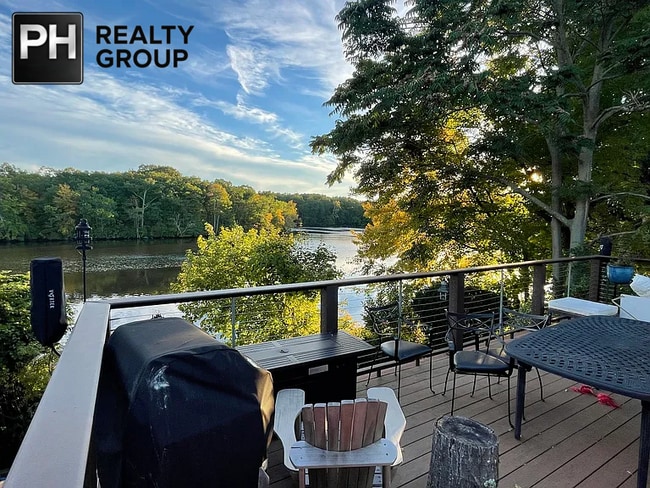 Photo - 157 Riverview Ave House