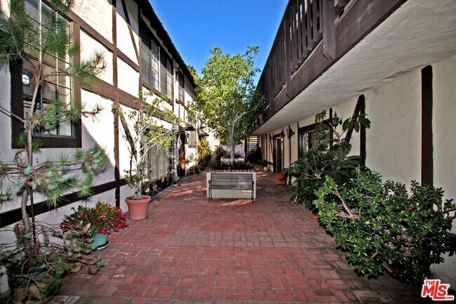 Foto del edificio - 4304 Duquesne Ave