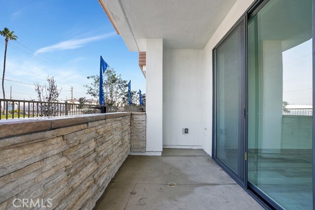 Foto del edificio - 683 W 17th St