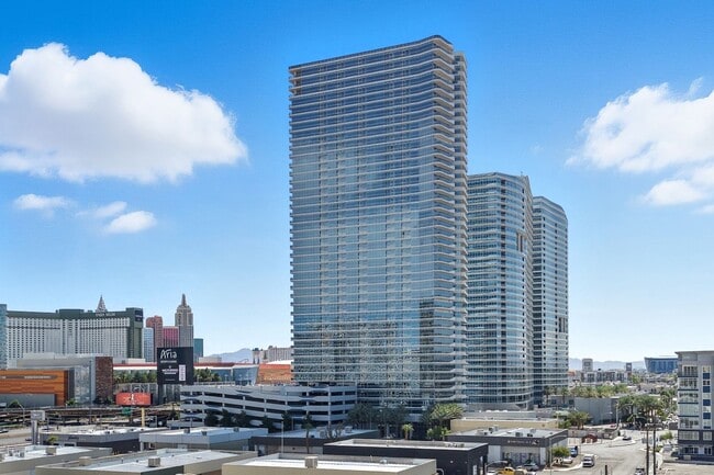 Building Photo - 6th Floor 2-Bedroom Condo with Stunning La...