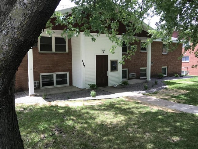Building Photo - 117 3rd Ave S