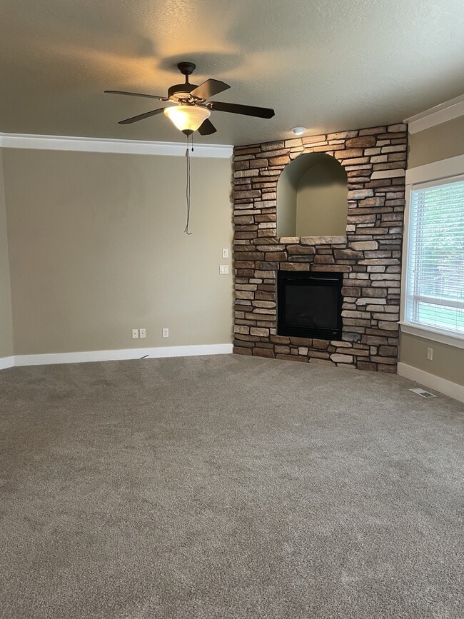 Building Photo - 2869 E Shadowband St