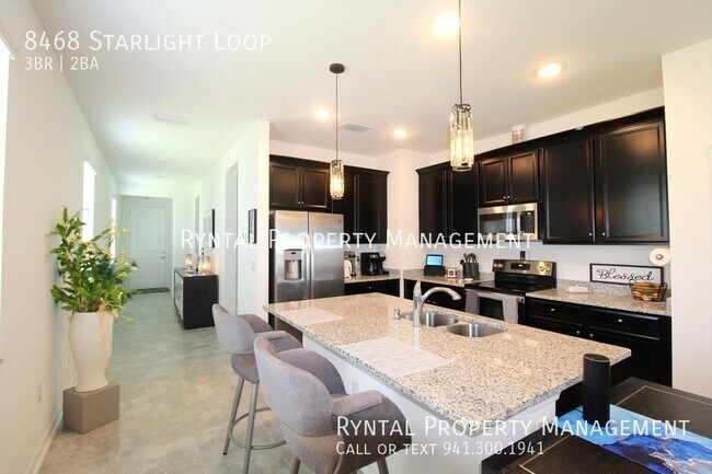 Foto del edificio - 8468 Starlight Loop