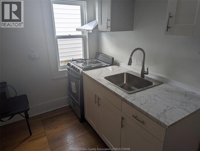 Photo du bâtiment - 1868 Pillette Rd