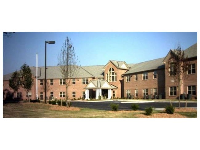 Building Photo - 105 Royal Ln