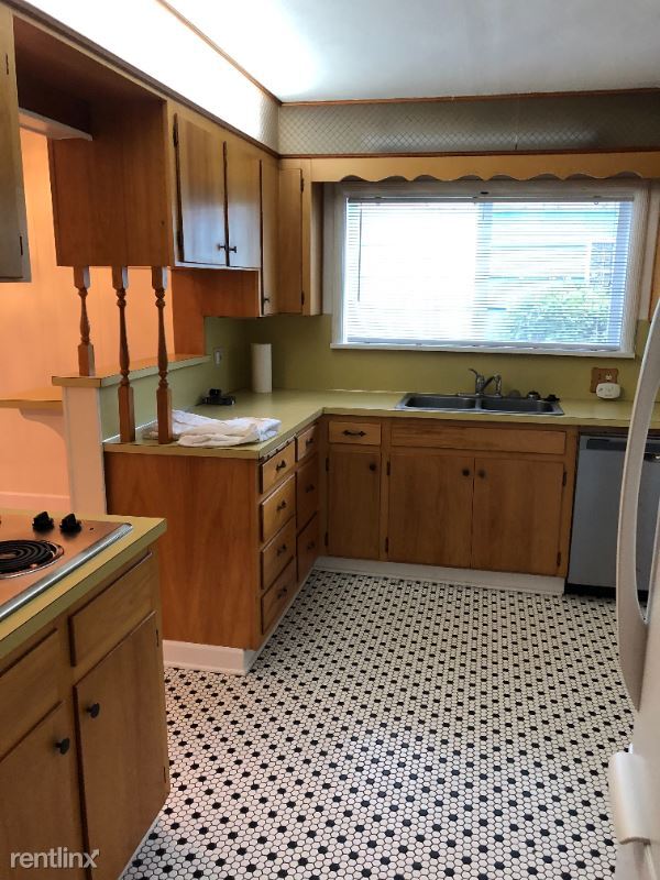 Foto principal - 2640 Louisiana St