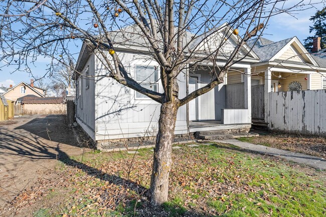 Foto del edificio - Cozy 2/1 Home Near Kendall Yards