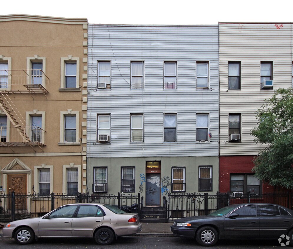 Primary Photo - 1498 Dekalb Ave