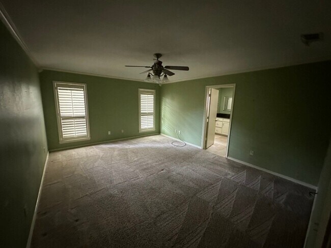 Foto del edificio - 2113 Evergreen Dr