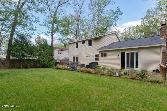 Foto del edificio - 3 Heather Ln