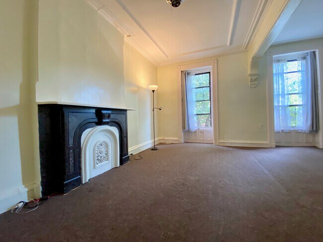 Building Photo - 26 Halsey St