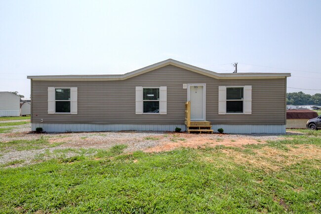 Building Photo - 205 Seays Rd