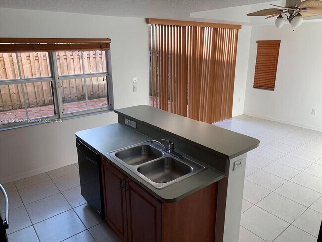 Foto del edificio - 3150 SW 152nd Pl