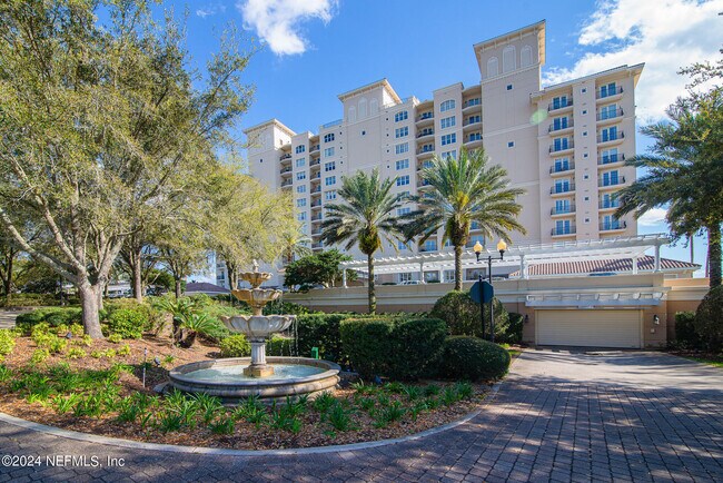 Foto del edificio - 2358 Riverside Ave Rd
