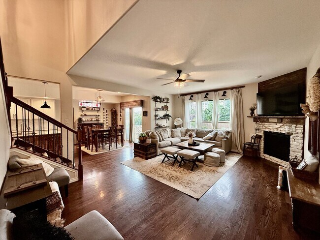 Foto del edificio - Spacious & Stylish 5-Bedroom Home in Wolf ...