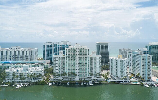 Building Photo - 5900 Collins Ave