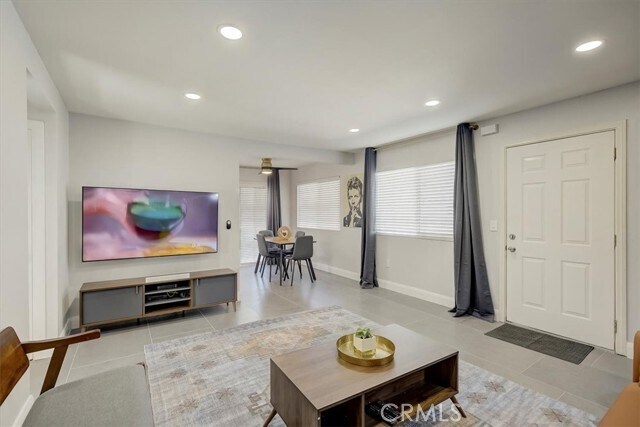 Foto del edificio - 16562 Regina Cir