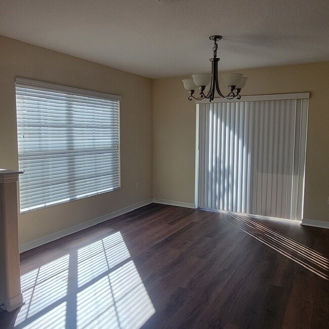 Building Photo - 391 Carina Cir