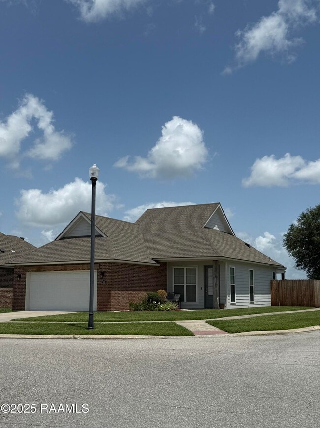 Building Photo - 300 Adelaide Dr