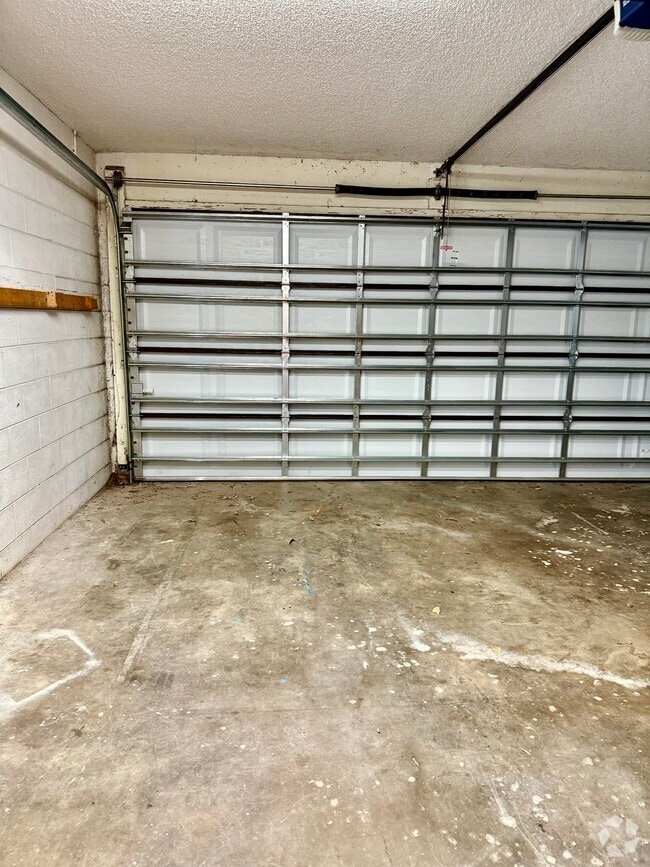 Building Photo - 2941 Bough Ave
